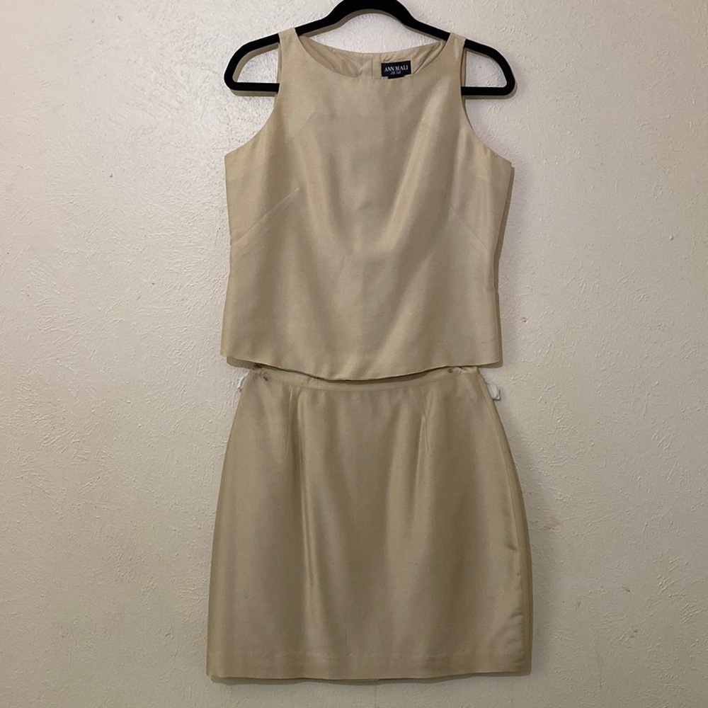Late 80s Ann Mali Silk 2 Piece Set. Top + Skirt. Life Style Collection.